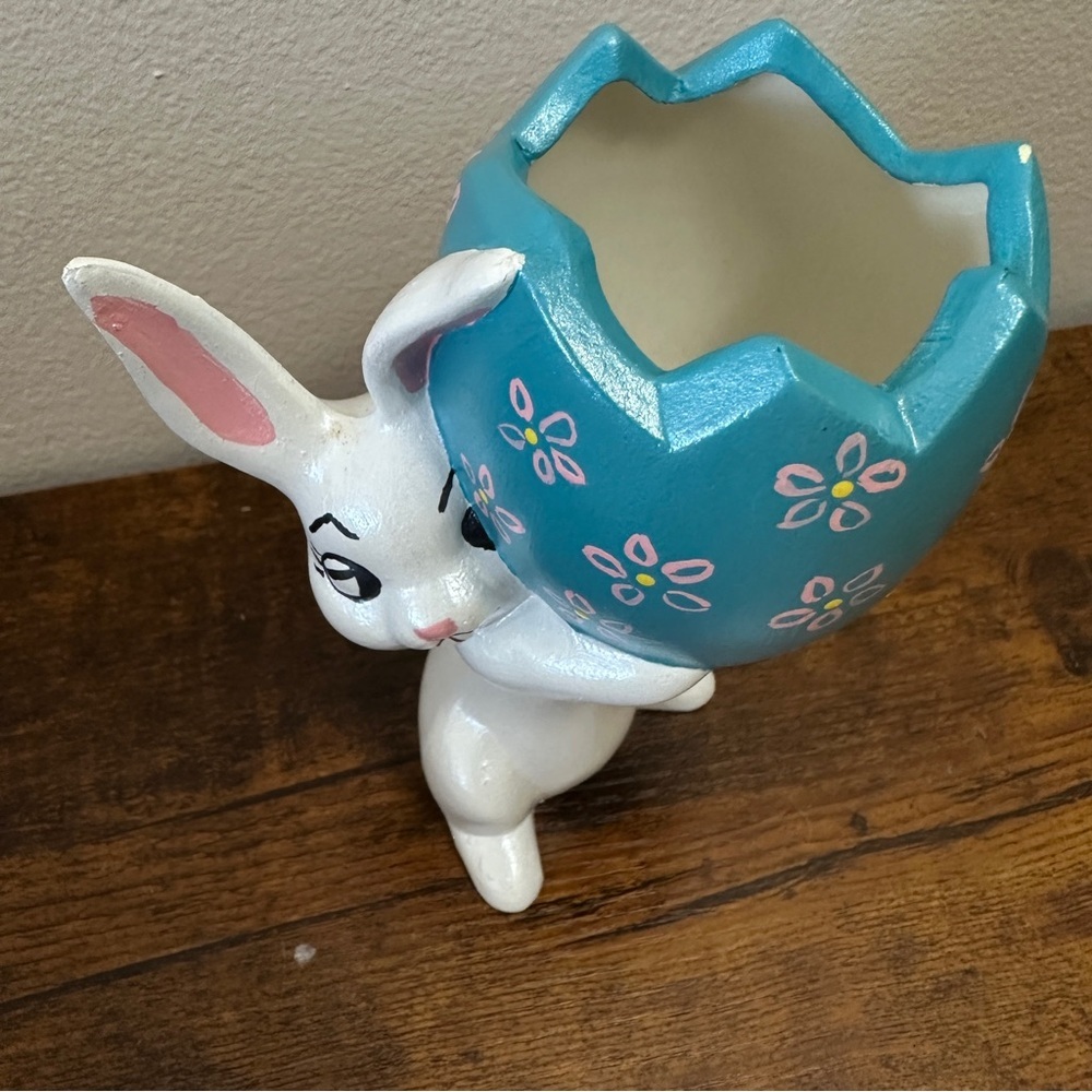 Vintage 1970s Ceramic Easter Bunny Planter Figurine – Hand-Painted Kitsch - Picture 5 of 7